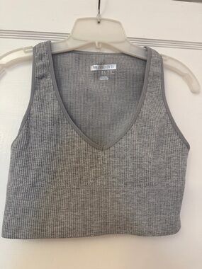 Forever 21 Gray Ribbed V-Neck Crop Top